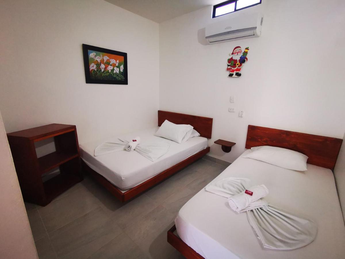 Hotel Paraiso Plaza ปูแอร์โตตรีอุนโฟ ภายนอก รูปภาพ
