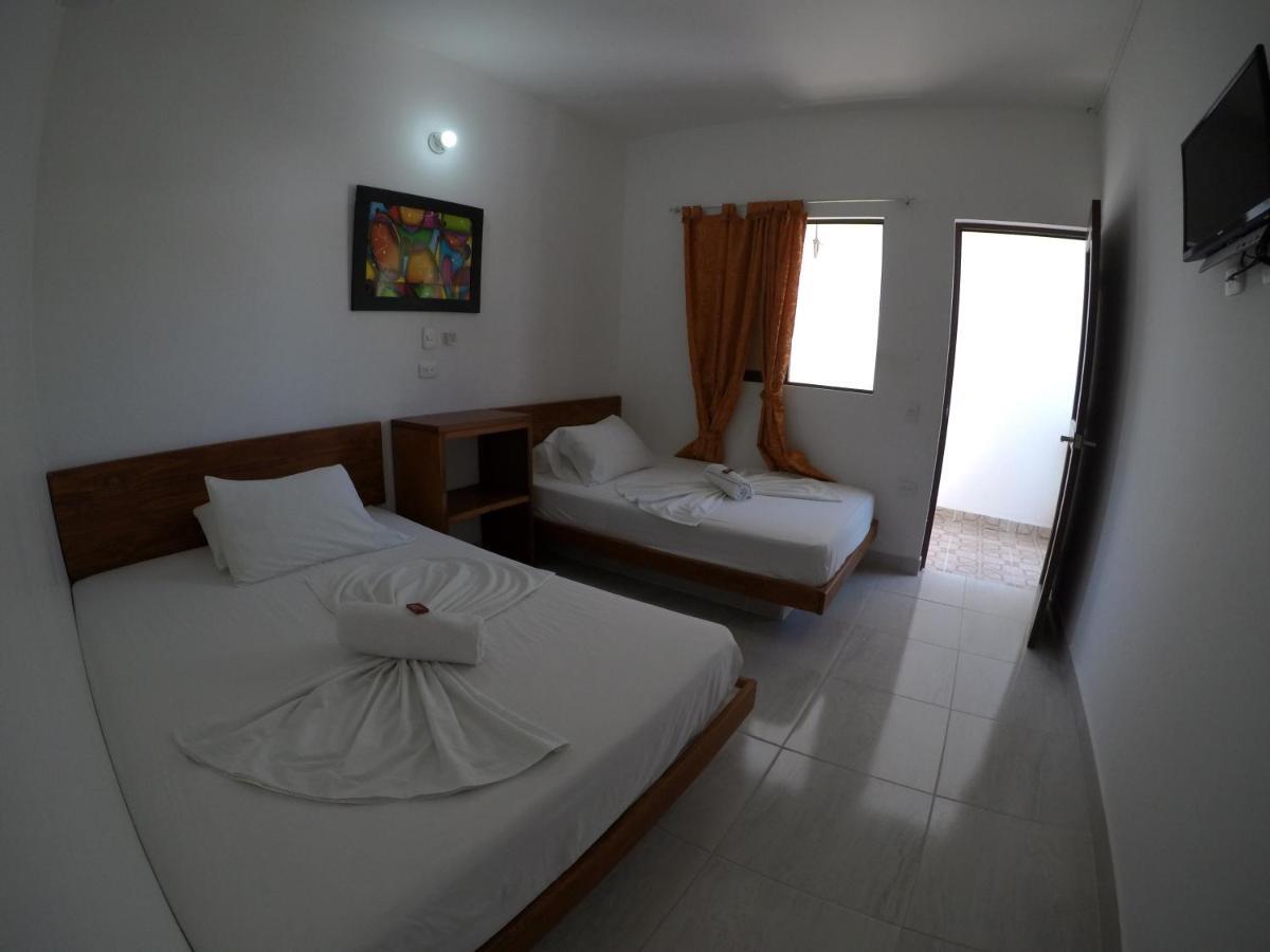 Hotel Paraiso Plaza ปูแอร์โตตรีอุนโฟ ภายนอก รูปภาพ